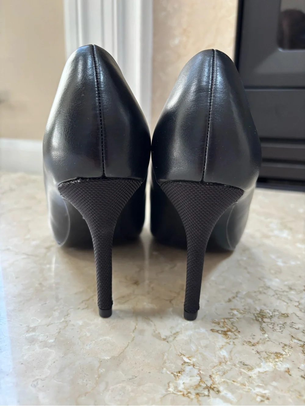 Antonia Saint Victoria Black Leather Stiletto Heel Pumps, Size 8, EUC